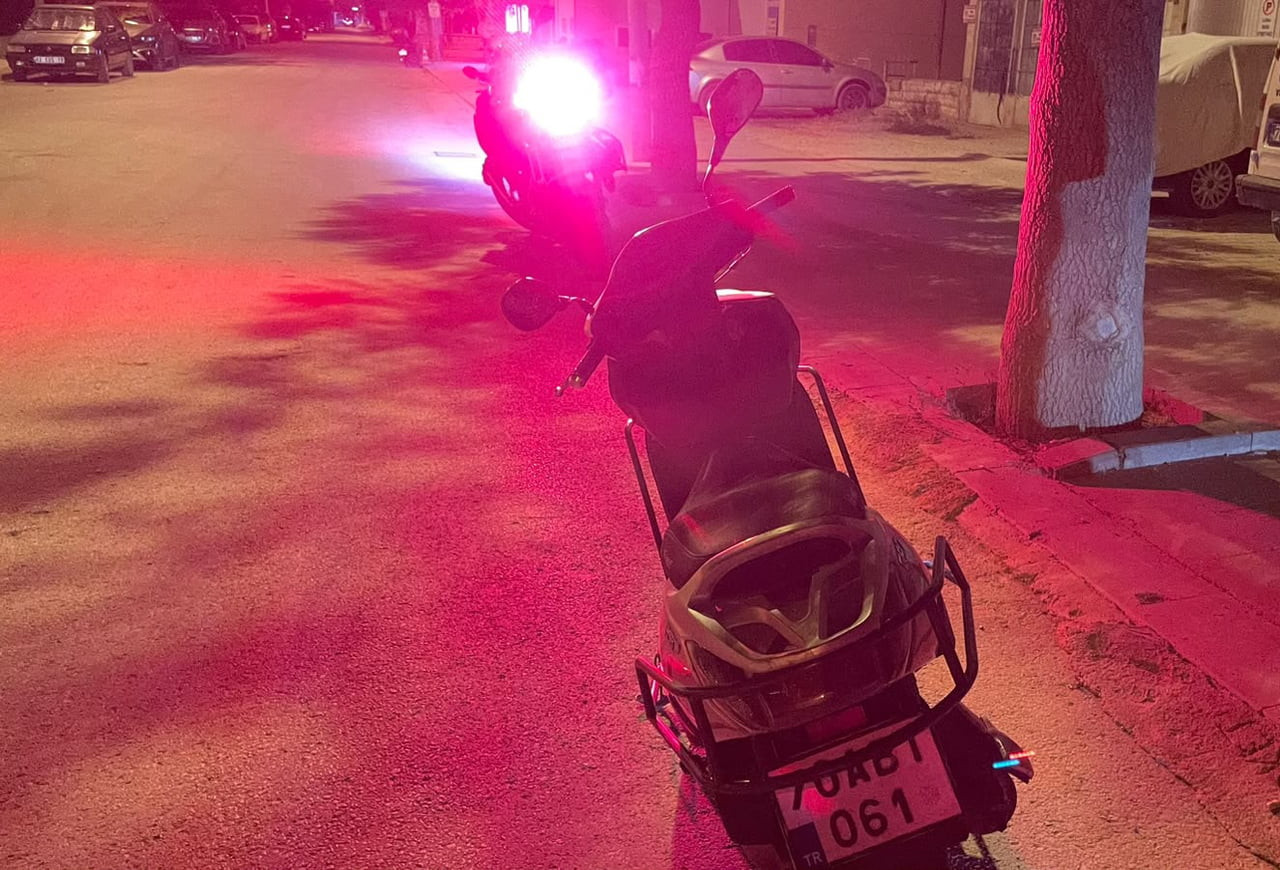 KARAMAN’DA POLİSİN "DUR" İHTARINA UYMAYARAK KAÇAN ALKOLLÜ VE EHLİYETSİZ MOTOSİKLET SÜRÜCÜSÜ, KISA...