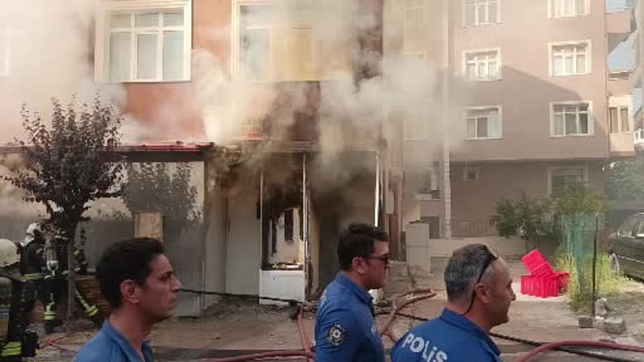 Karamürsel'de Yangın: Yumurta Dükkanını Alevler Sardı