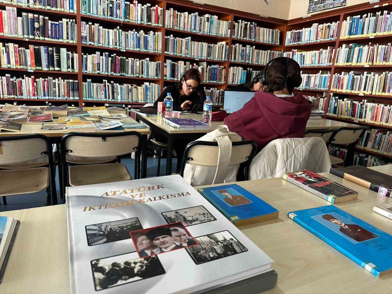 KARAYAZI’DA “İYİLEŞTİREN KÜTÜPHANE” TEMASIYLA 62. KÜTÜPHANE HAFTASI, DÜZENLENEN ANLAMLI PROGRAMLA...