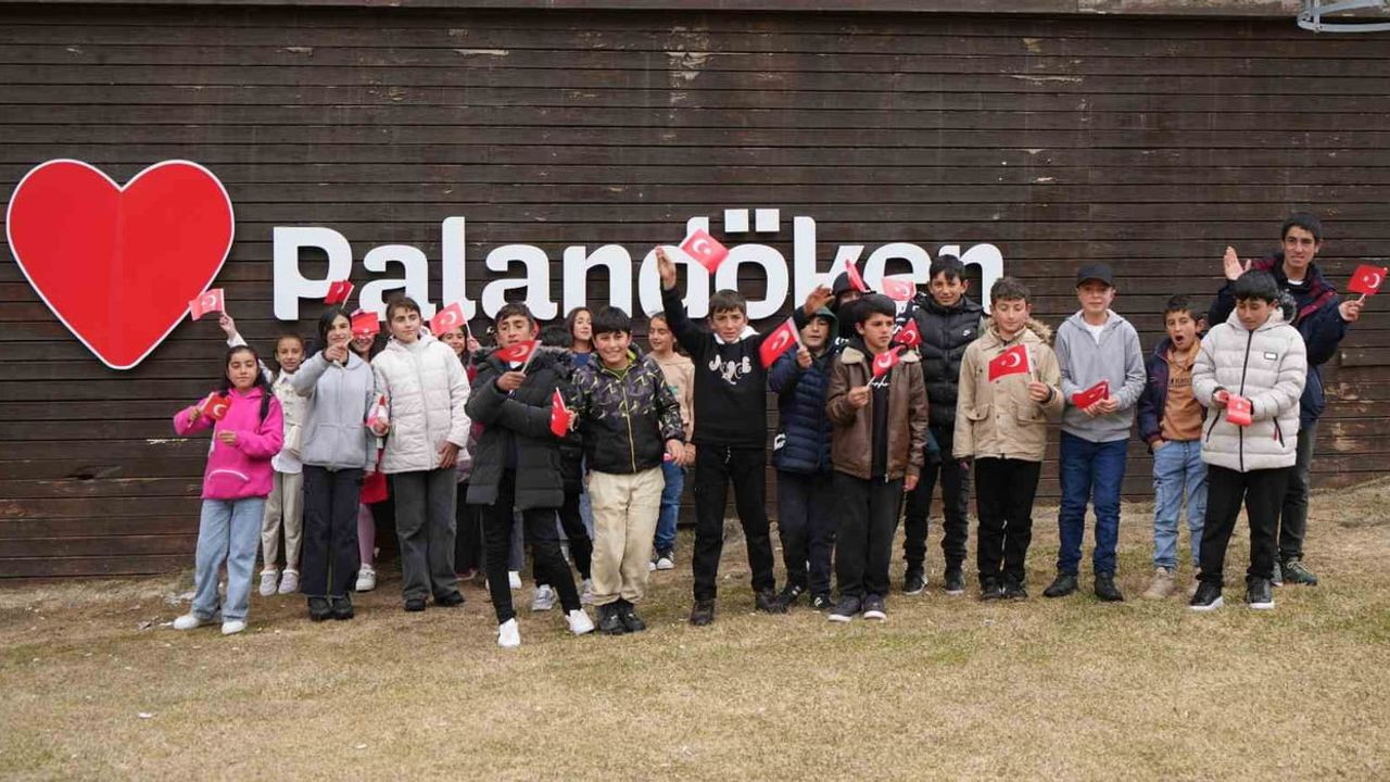 Karayazılı Öğrenciler Palandöken'de Unutulmaz Bir Gün Geçirdi