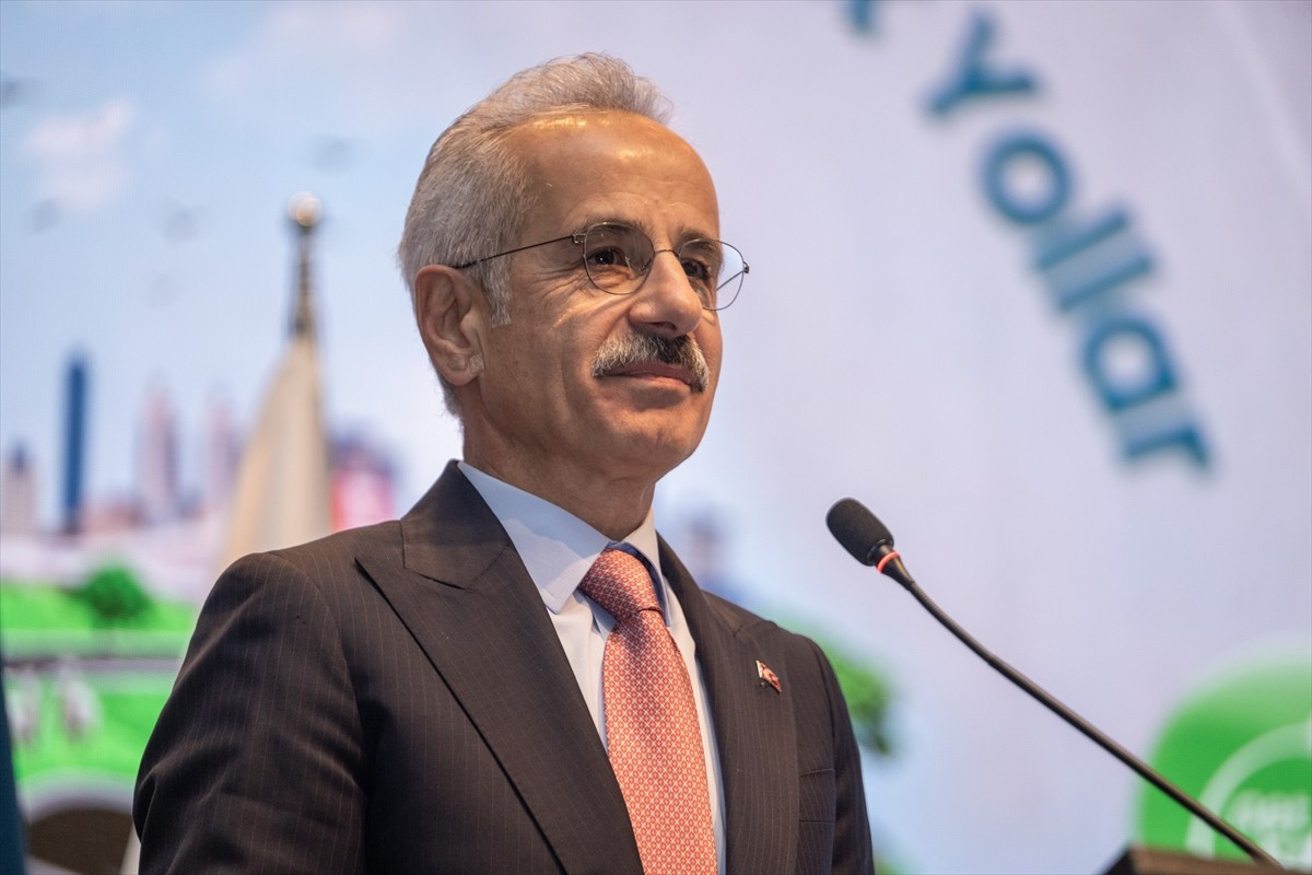 Karayolları Genel Müdürlüğü (KGM) Konferans Salonu'nda gerçekleştirilen 9. Ulusal Asfalt...