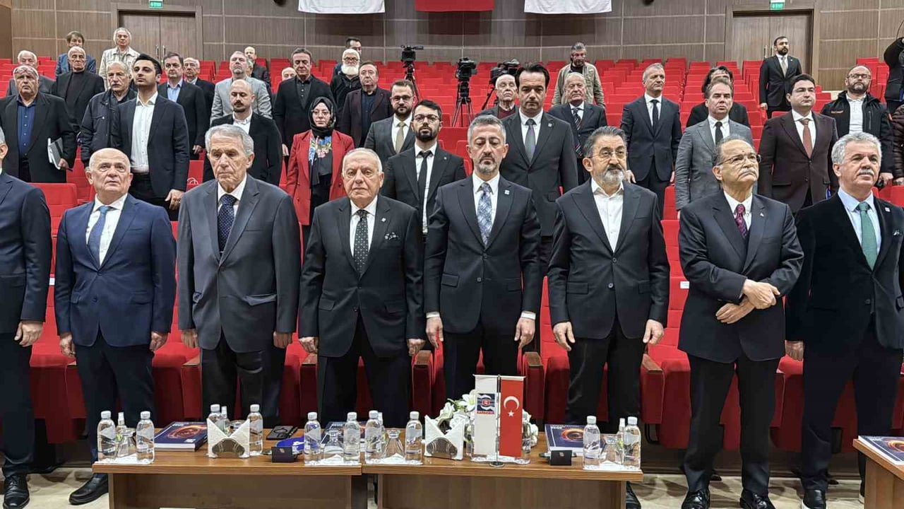 KARDEMİR YÖNETİM KURULU BAŞKANI MUHAMMED ALİ OFLAZ, FABRİKANIN 2025 YILINDA 2,6 MİLYON TON HAM...