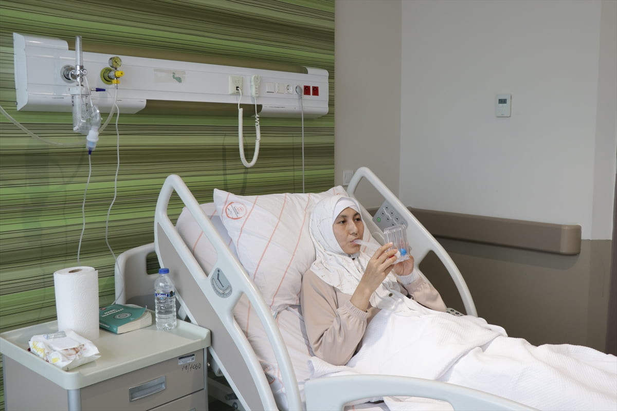 Karnındaki ağrı ve şişlik şikayetiyle Kayseri Şehir Hastanesi'ne başvuran 36 yaşındaki...