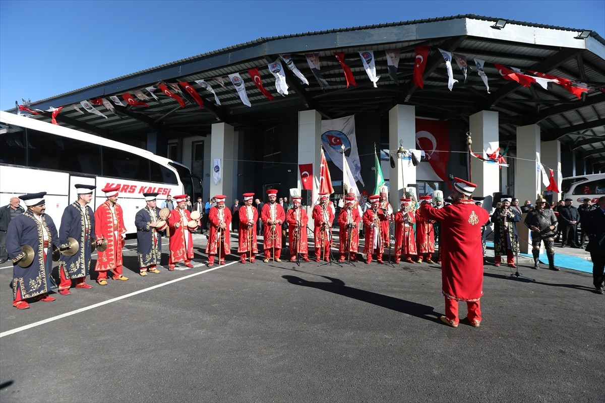 Kars Belediyesince yapımı tamamlanan Kars Şehirlerarası Otobüs Terminali, Kars'ın düşman...