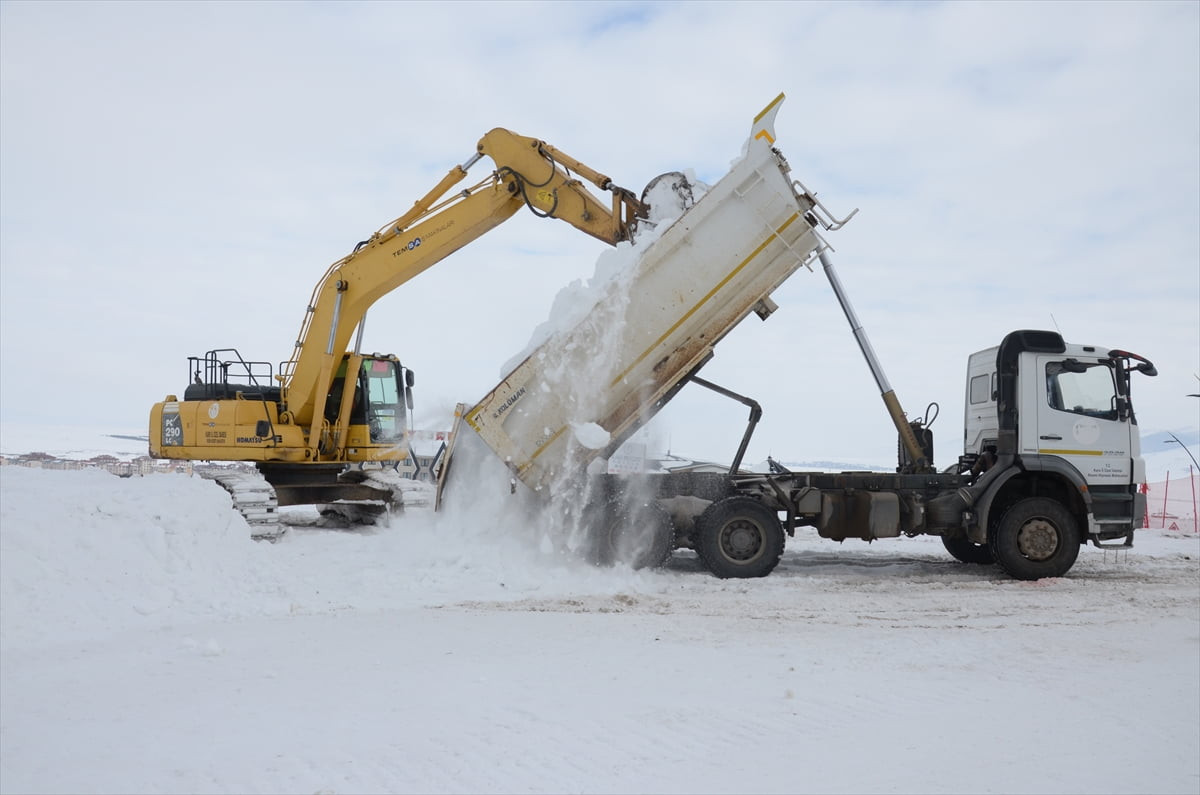 Kars'ın Sarıkamış ilçesinde, Sarıkamış Harekatı anma etkinlikleri kapsamında şehit asker...