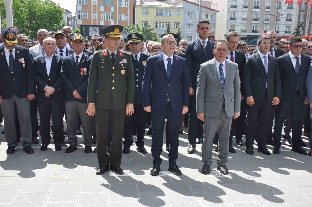 KARS'TA 15 TEMMUZ DEMOKRASİ VE MİLLİ BİRLİK GÜNÜ ANMA ETKİNLİĞİ BAŞLADI(KARS-İHA)