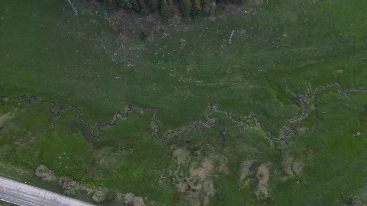 KARS'TA DOĞA ŞÖLENİ: KARLI ZİRVELER VE MENDERESLER HAYRAN BIRAKTI(KARS-İHA)