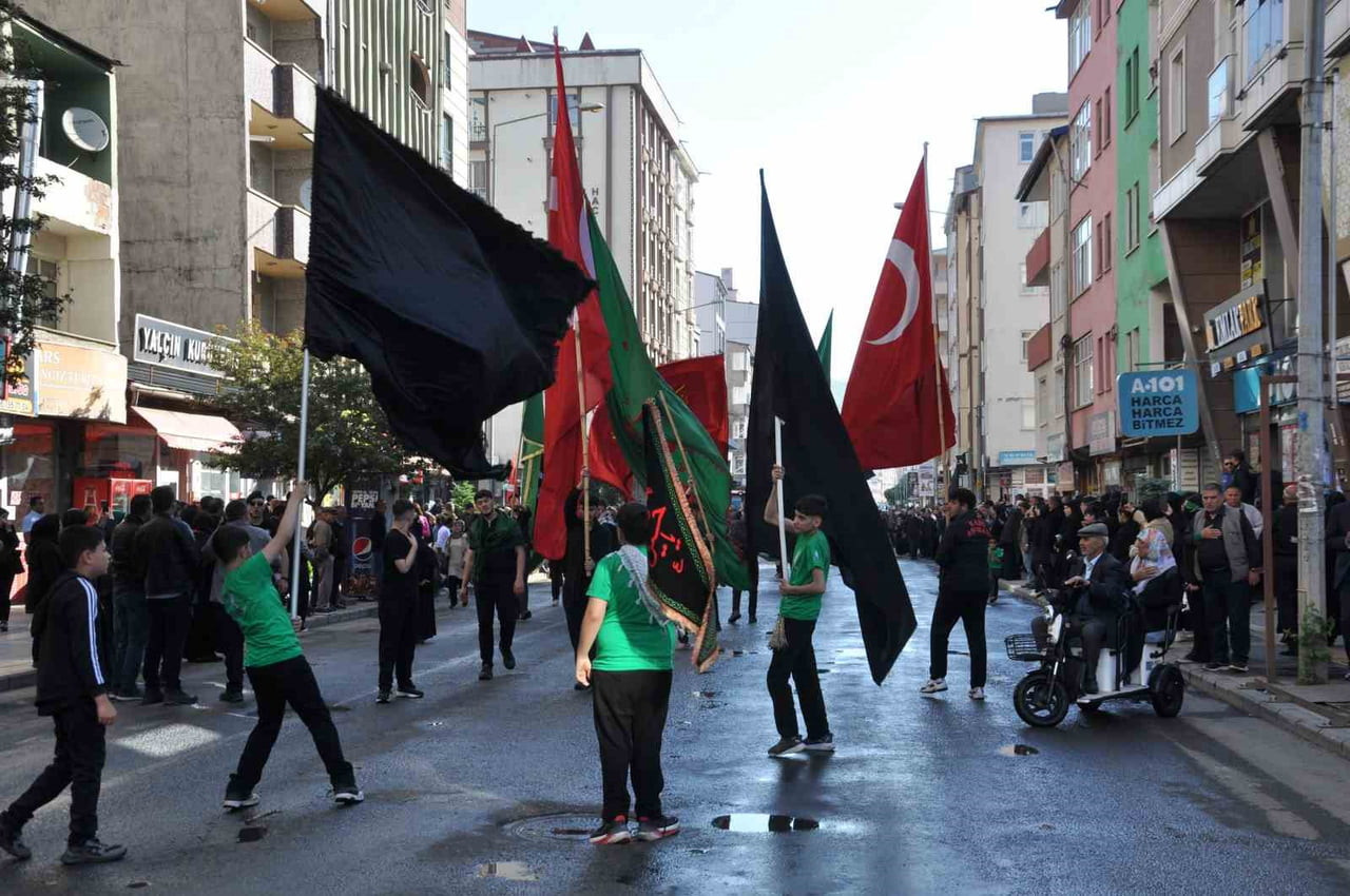 KARS'TA HAZRETİ HÜSEYİN İLE BİRLİKTE KERBELA'DA ŞEHİT EDİLEN 72 YARENİ, ŞEHADETLERİNİN 1387'NCİ...
