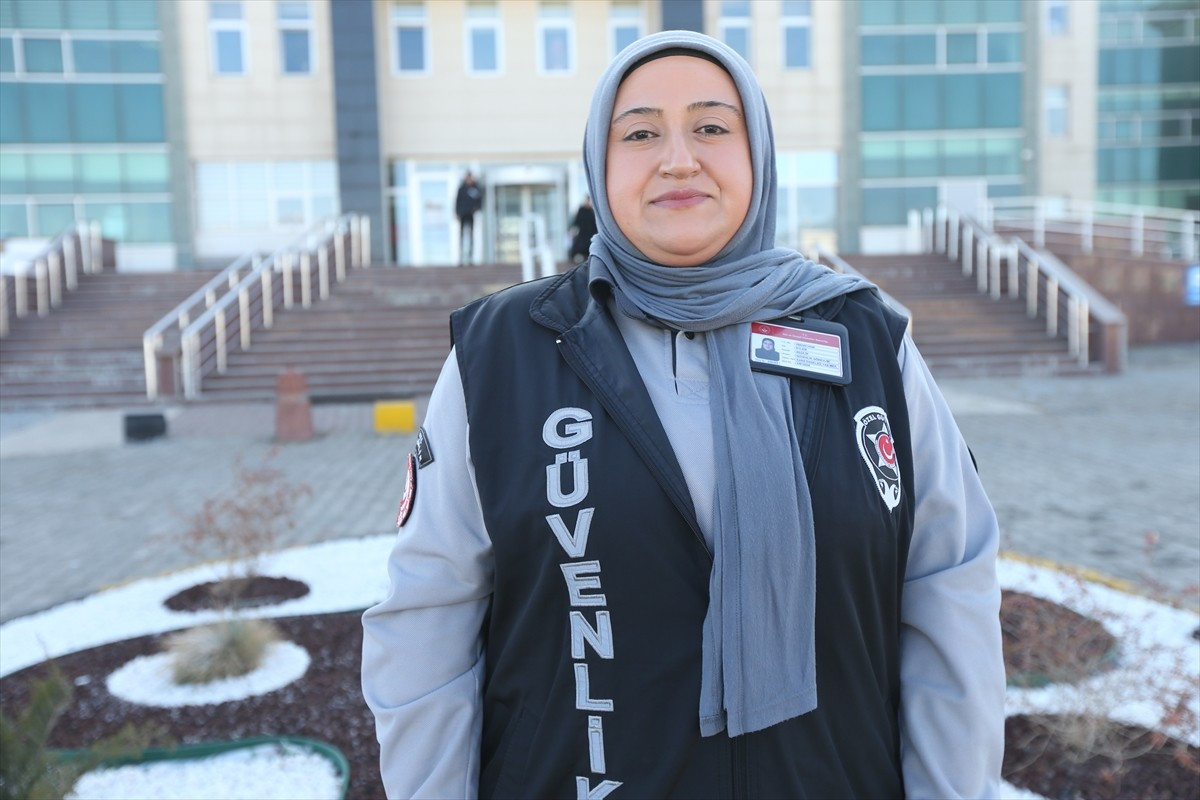 Kars'ta liseli öğrencilerin kavgasını ayırdığı sırada darbedilen özel güvenlik görevlisi ve şehit...