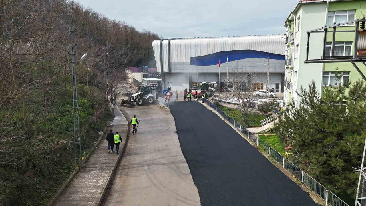 KARŞILAŞMA ÖNCESİ SİNOP’TA STADYUM VE ÇEVRESİNDE HAZIRLIK ÇALIŞMALARI SÜRÜYOR.