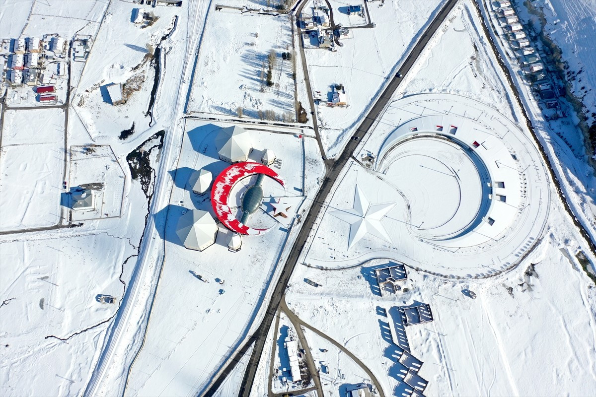 Kars’ın Sarıkamış ilçesinde, 1. Dünya Savaşı’nda on binlerce askerin şehit olduğu Sarıkamış...