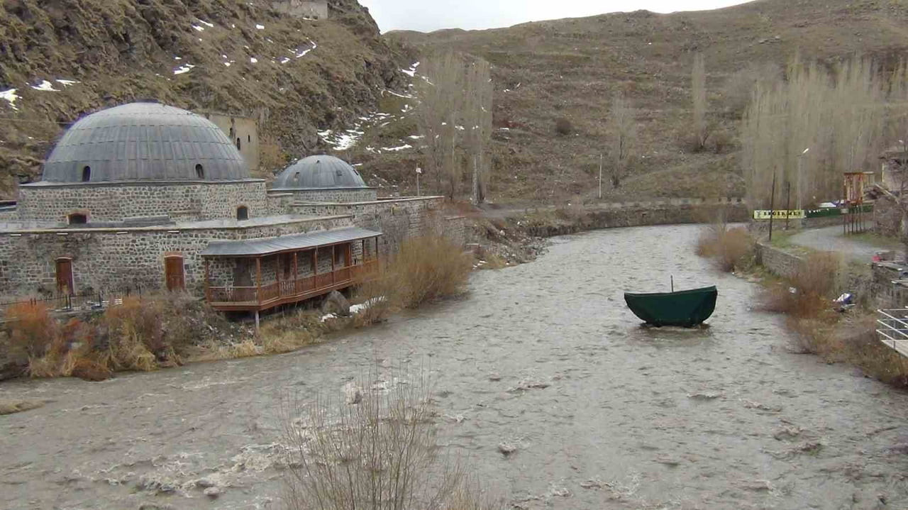 KARS’TA HAVA SICAKLIKLARININ ARTMASIYLA BİRLİKTE ERİYEN KARLAR VE SON GÜNLERDE ETKİLİ OLAN...