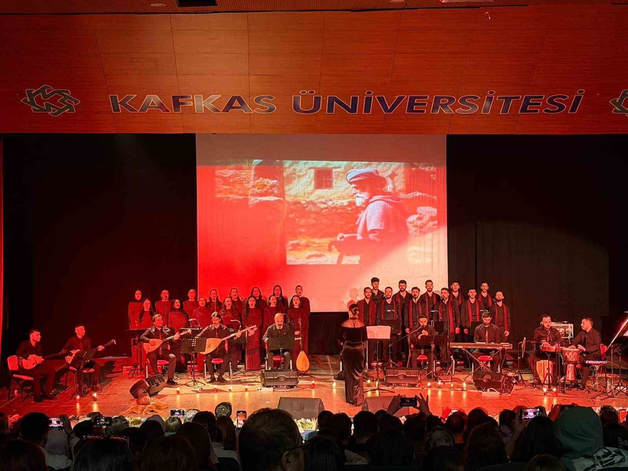 KARS’TA KADİM EZGİLERİN YANKISI: “AHENG-İ NEFES TOPLULUĞU”NDAN UNUTULMAZ GECE(KARS-İHA)