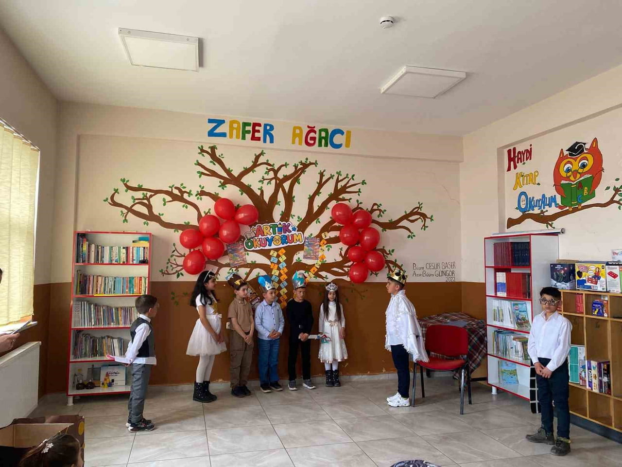 KARS’TA KÖY OKULUNDA TİYATRO COŞKUSU: ÖĞRENCİLERDEN RENKLİ GÖSTERİ(KARS-İHA