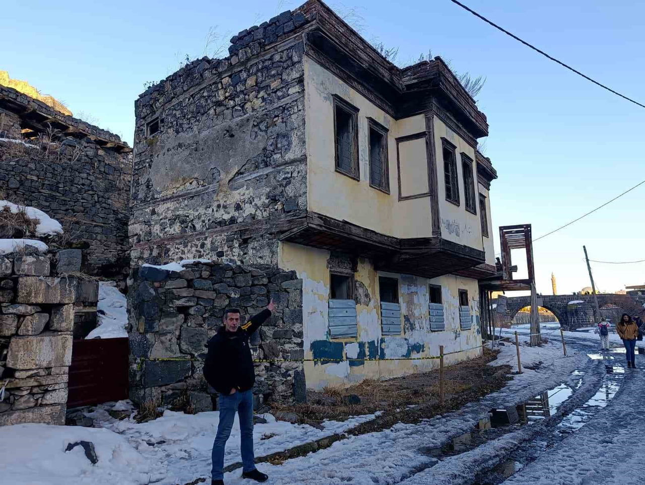 KARS’TA SON OSMANLI KONAĞI YOK OLMA TEHLİKESİYLE KARŞI KARŞIYA(KARS-İHA)