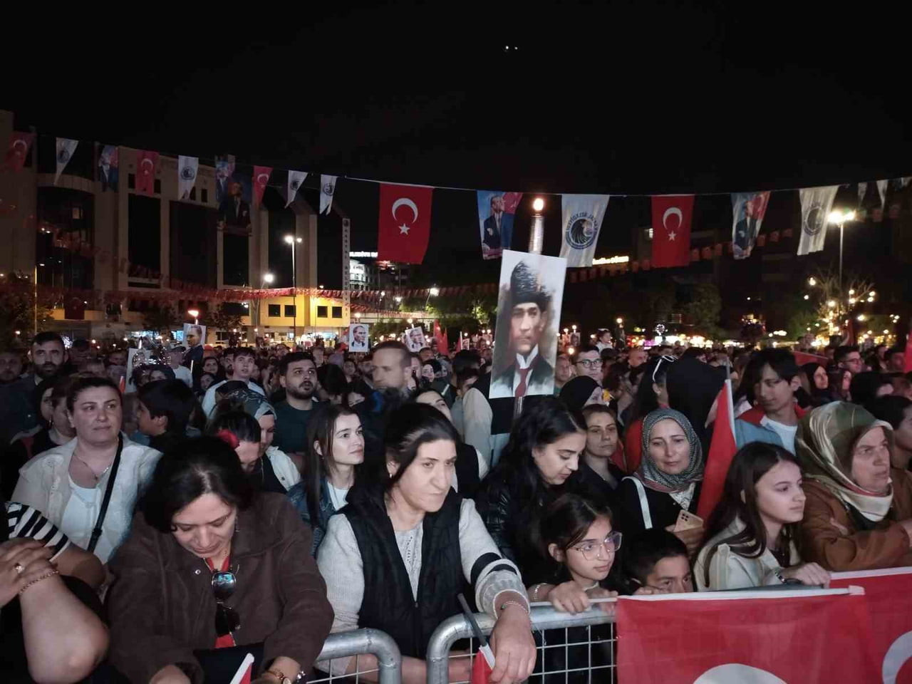 KARTAL BELEDİYESİ TARAFINDAN DÜZENLENEN 19 MAYIS ATATÜRK'Ü ANMA, GENÇLİK VE SPOR BAYRAMI...