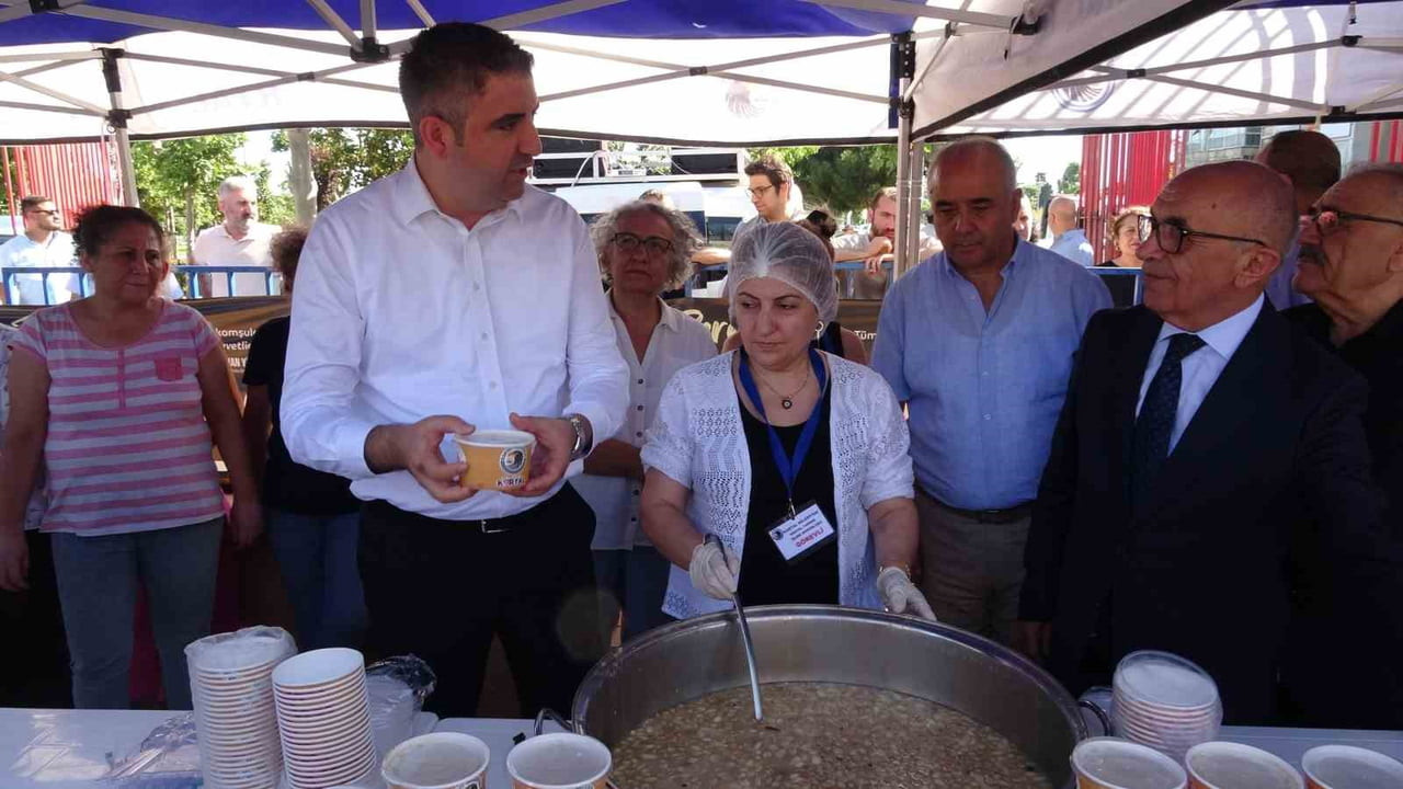 KARTAL BELEDİYESİ VE KARTAL CEMEVİ VAKFI İŞ BİRLİĞİYLE KARTAL MEYDANI’NDA DÜZENLENEN AŞURE...