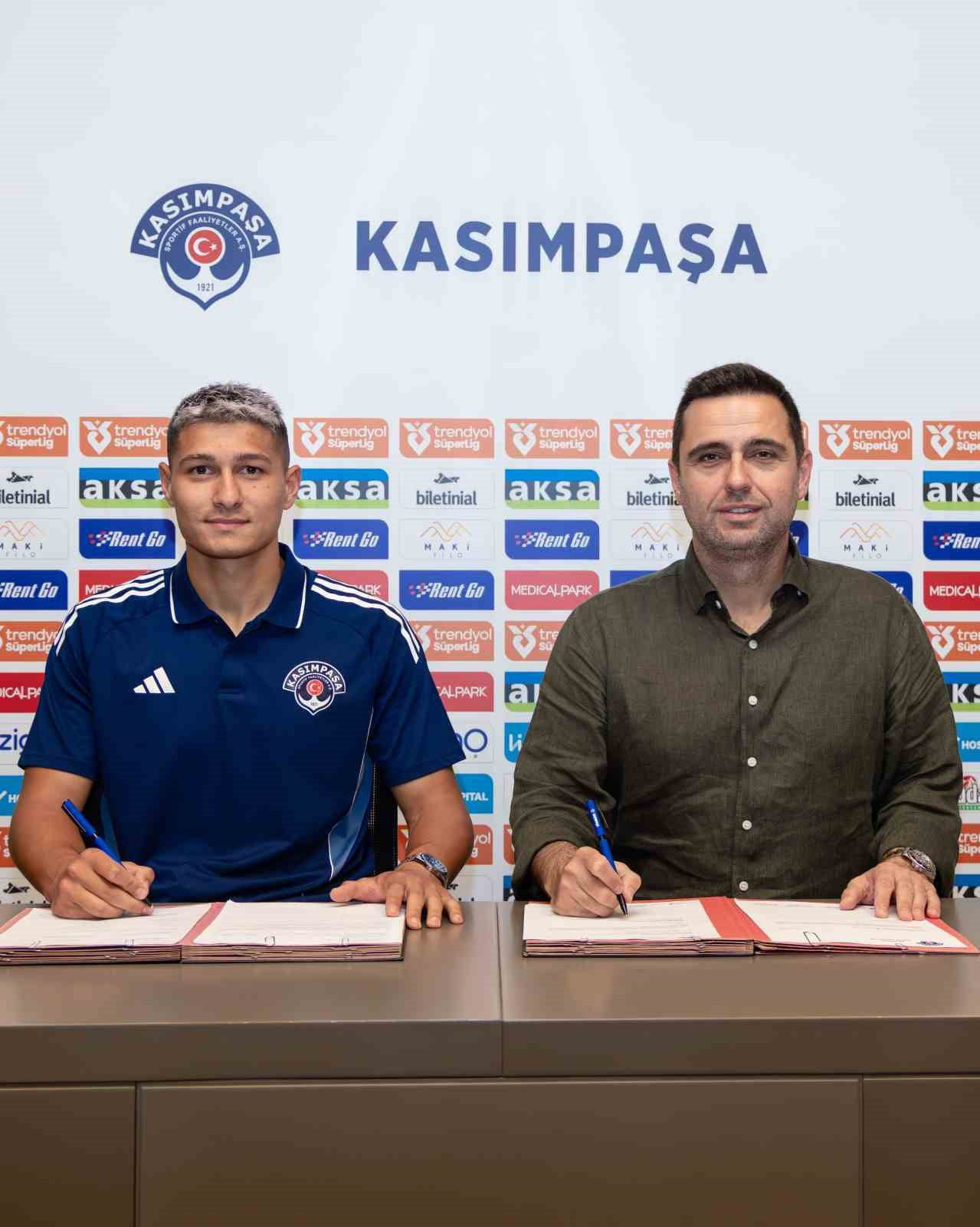 KASIMPAŞA KULÜBÜ, SON OLARAK AYVALIKGÜCÜ BELEDİYESPOR'DA FORMA GİYEN EMİRHAN BOZ'U KADROSUNA...