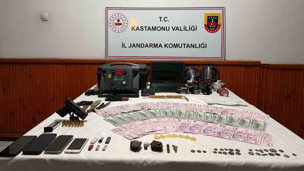 KASTAMONU İL JANDARMA KOMUTANLIĞI EKİPLERİNCE YAPILAN ÇALIŞMALAR NETİCESİNDE KAÇAK KAZA YAPAN 13...