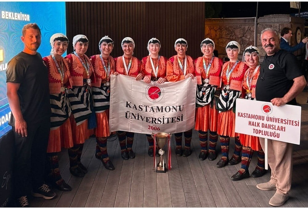 KASTAMONU ÜNİVERSİTESİ HALK DANSLARI TOPLULUĞU, ÜNİLİG YAZ SPORFEST KAPSAMINDA DÜZENLENEN HALK...