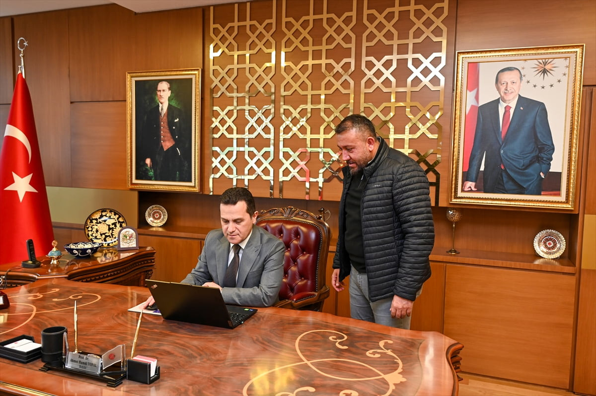 Kastamonu Üniversitesi Rektörü Prof. Dr. Ahmet Hamdi Topal, Anadolu Ajansının (AA) gözünden 2025'e...