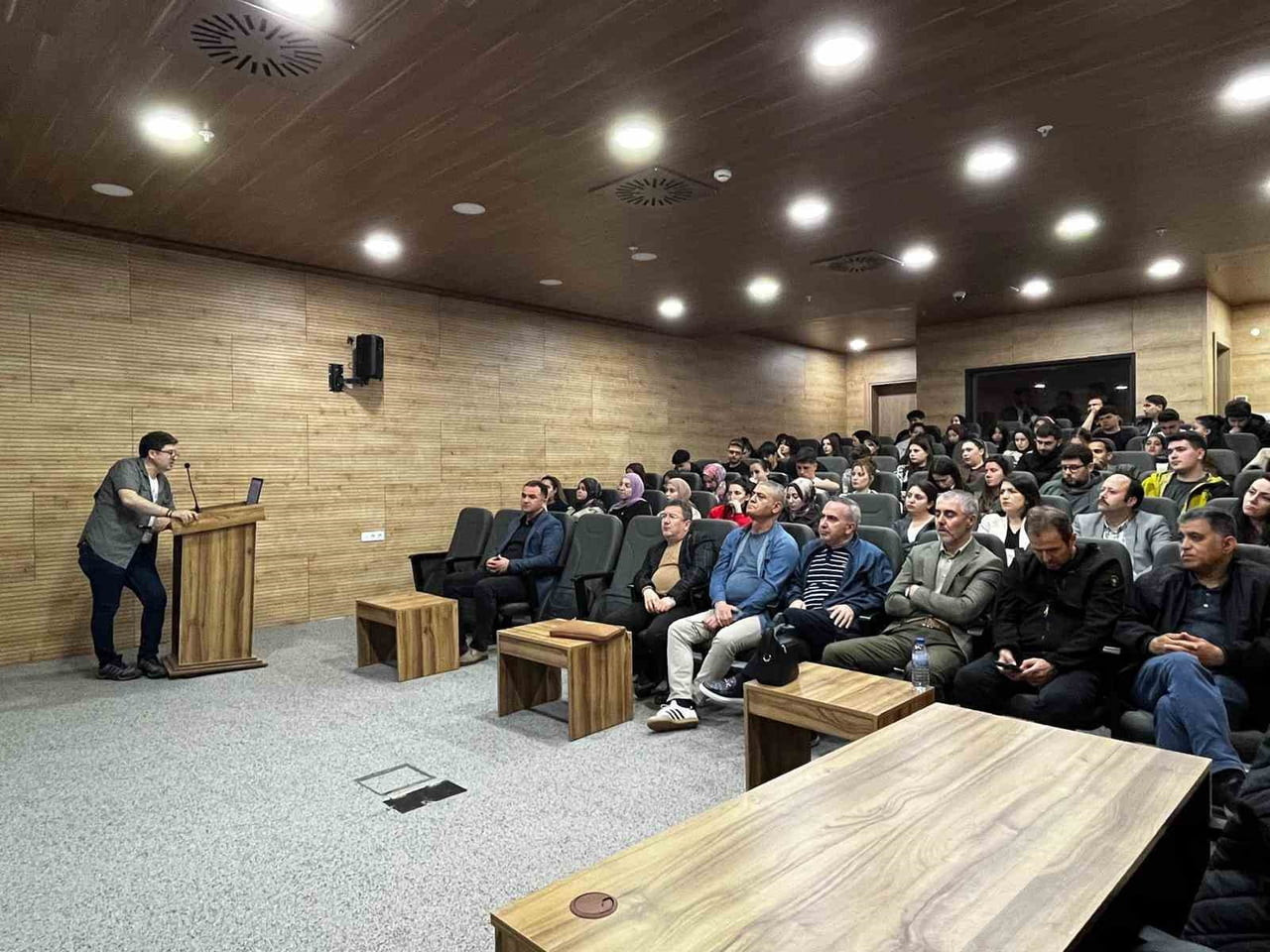 KASTAMONU ÜNİVERSİTESİ TEKNOKENT ILGAZ SALONU'NDA DÜZENLENEN PANEL, KATILIMCILARDAN BÜYÜK İLGİ...