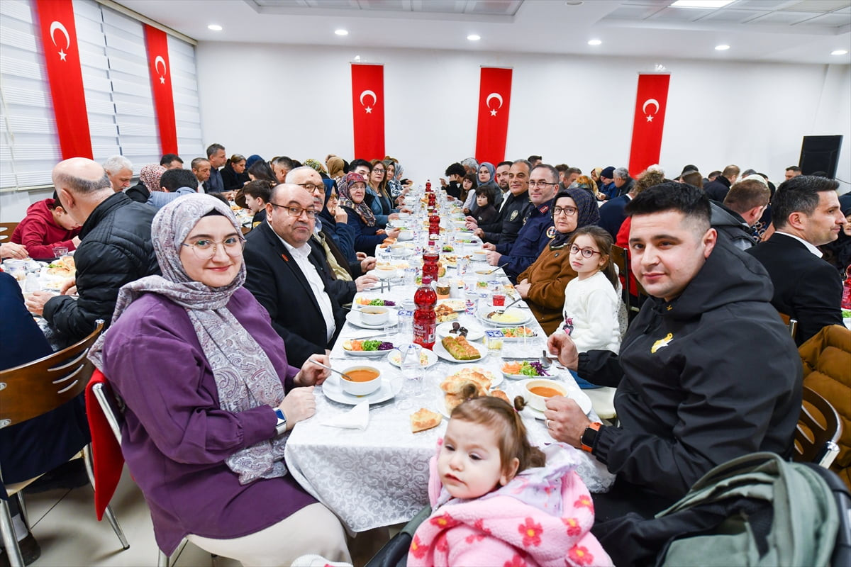 Kastamonu Valiliğince düzenlenen iftar programı, şehit aileleri ve gazileri bir araya getirdi.