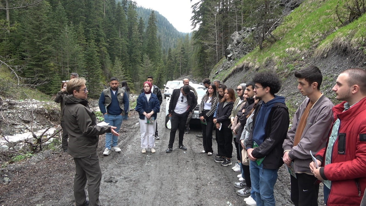 KASTAMONU'DA, 22 MAYIS DÜNYA BİYOLOJİK ÇEŞİTLİLİK GÜNÜ KAPSAMINDA GELECEĞİN ORMANCILARINA VE DOĞA...