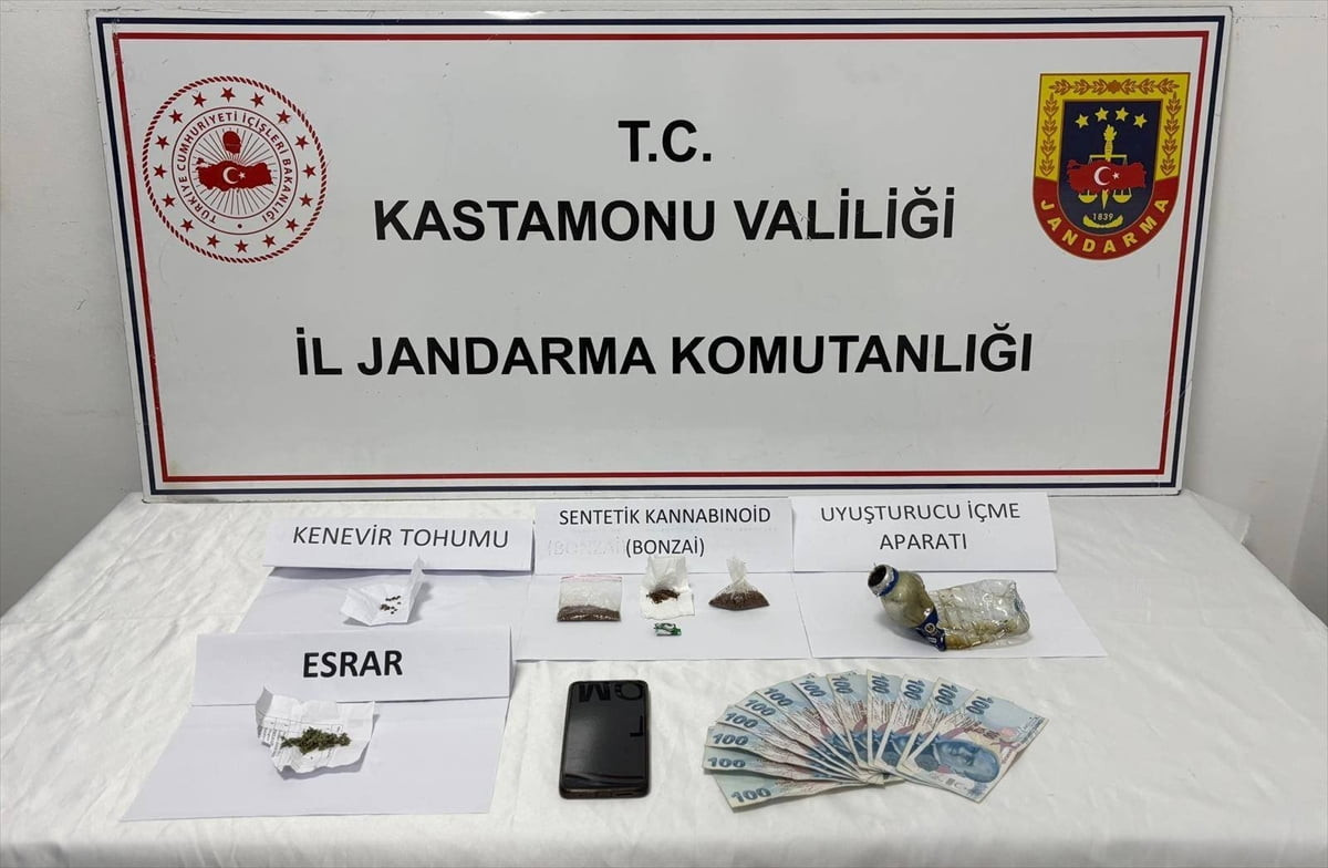 Kastamonu'da düzenlenen uyuşturucu operasyonunda 9 zanlı gözaltına alındı. Operasyonda, çeşitli...