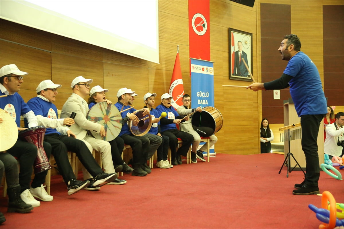 Kastamonu'da hayata geçirilen "Güçlü Baba Güçlü Özel Birey Projesi" düzenlenen programla sona...
