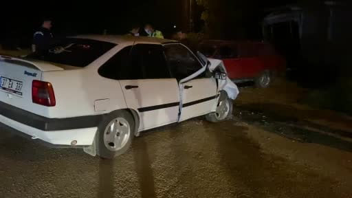 Kastamonu'da iki otomobil çarpıştı: 8 yaralı