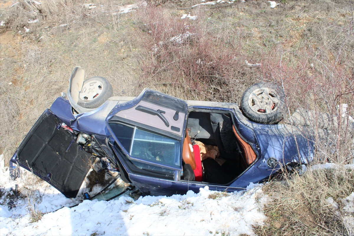 Kastamonu'da otomobil ile hafif ticari aracın çarpıştığı kazada 4 kişi yaralandı