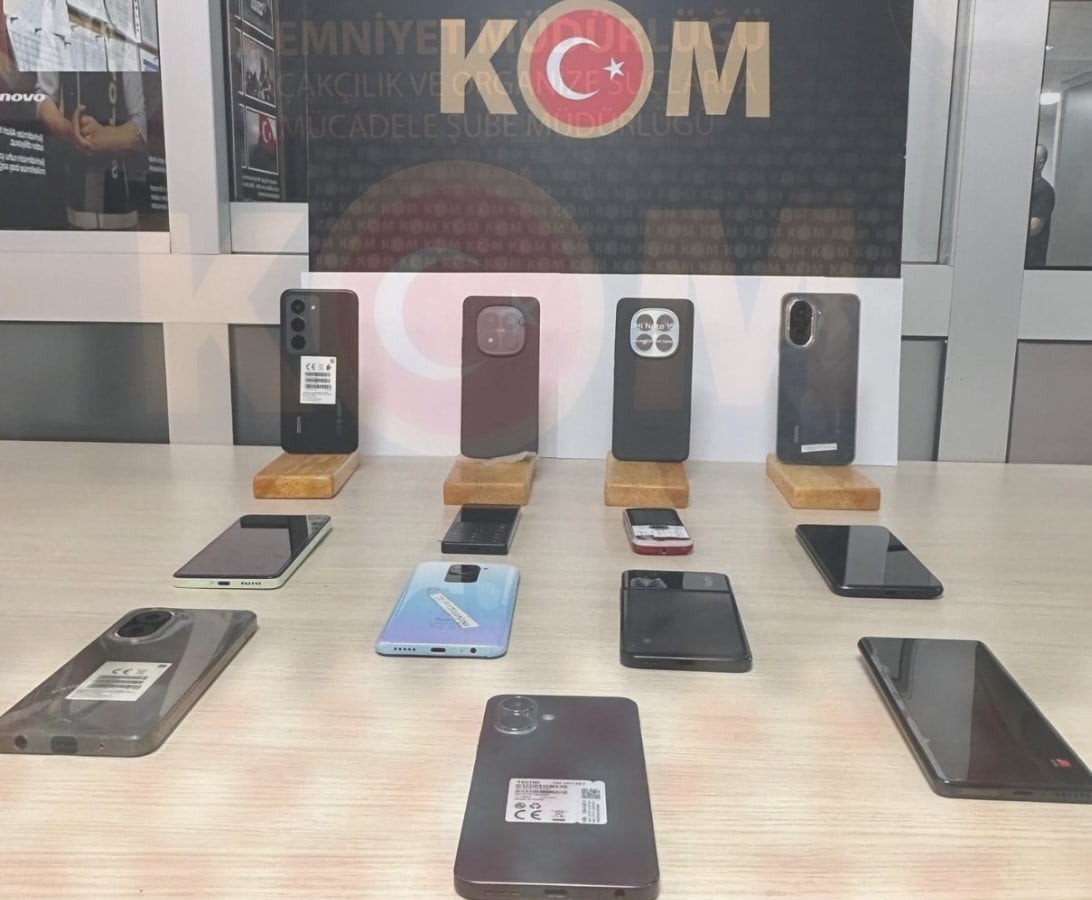 KASTAMONU'DA POLİS EKİPLERİ TARAFINDAN GERÇEKLEŞTİRİLEN KAÇAKÇILIK OPERASYONLARINDA 2 KİŞİ...