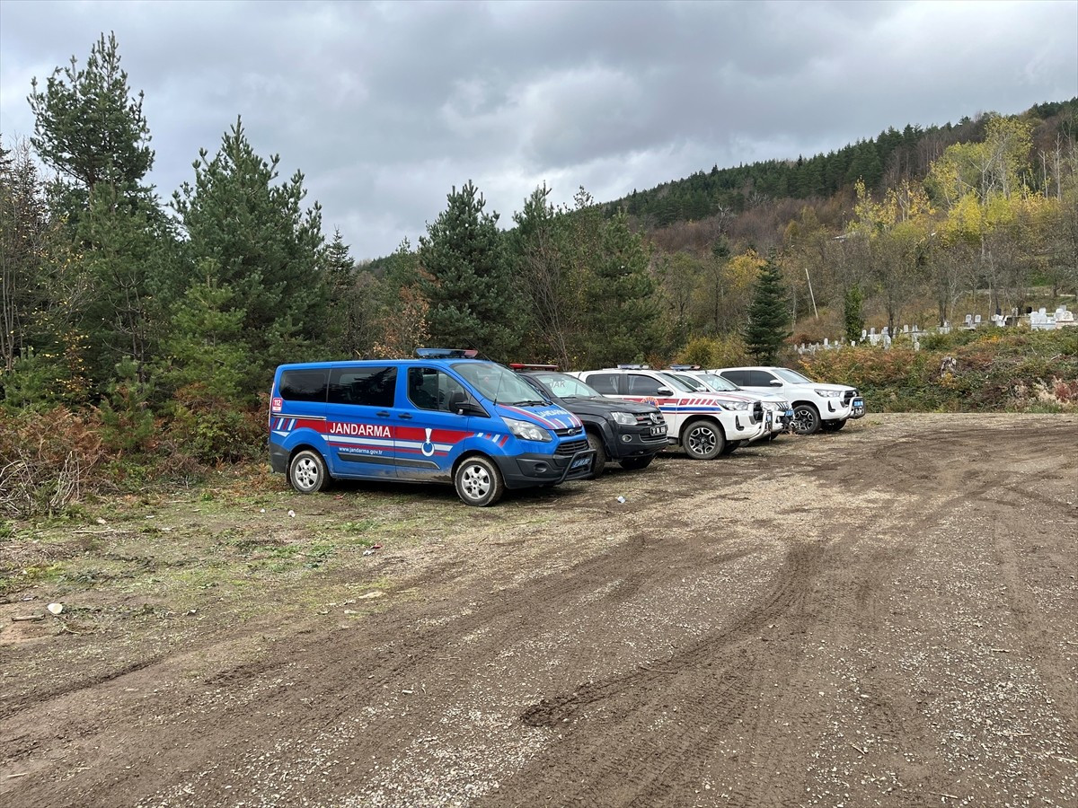 Kastamonu'nun Bozkurt ilçesinde, kaybolduktan 9 gün sonra 5 yaşındaki oğluyla birlikte cesedi...