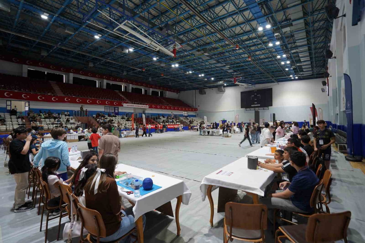 KASTAMONU’DA DENEYAP TEKNOLOJİ ATÖLYELERİNDE EĞİTİM ALAN ÖĞRENCİLER, YIL BOYUNCA YAPTIKLARI...