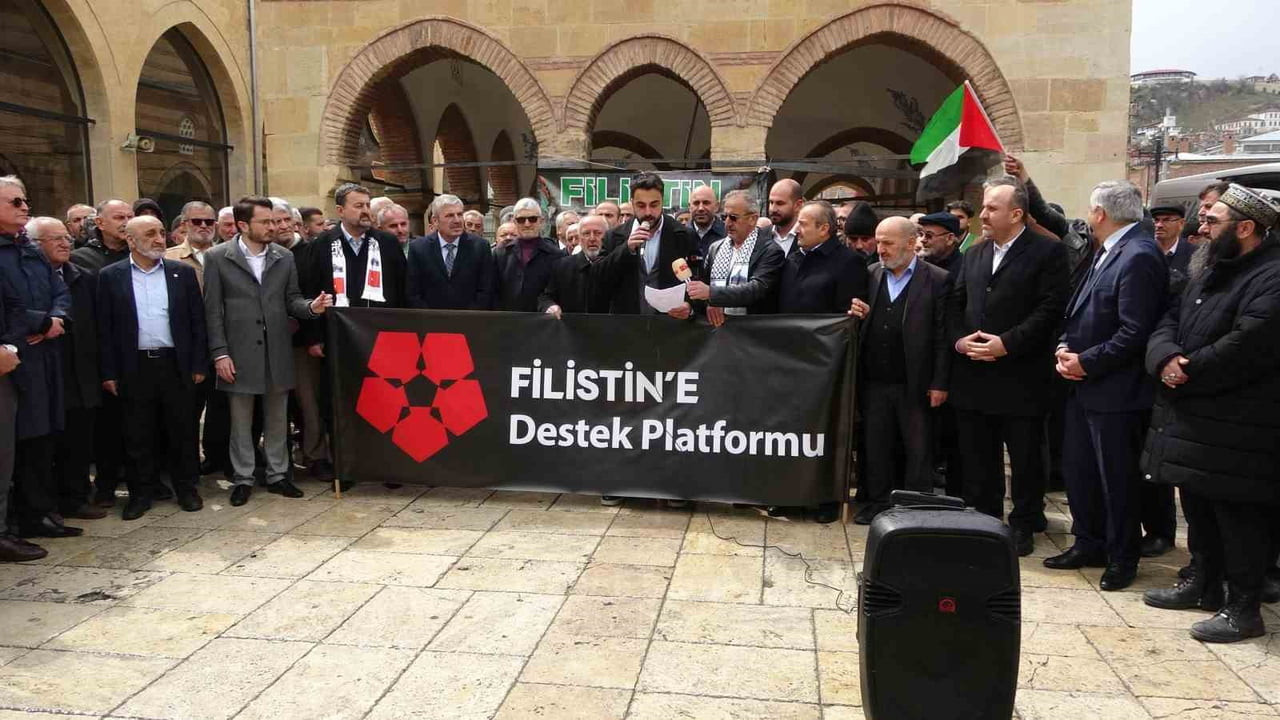 KASTAMONU’DA FİLİSTİN’E DESTEK PLATFORMU TARAFINDAN MESCİD-İ AKSA’NIN İBADETE KAPATILMASINA TEPKİ...