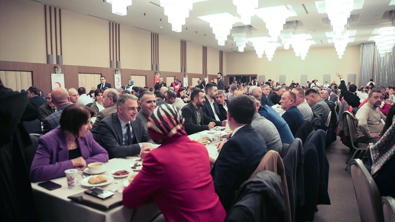 Kastamonu'da Öğrenciler ve Huzurevi Sakinleri İftar Sofrasında Buluştu