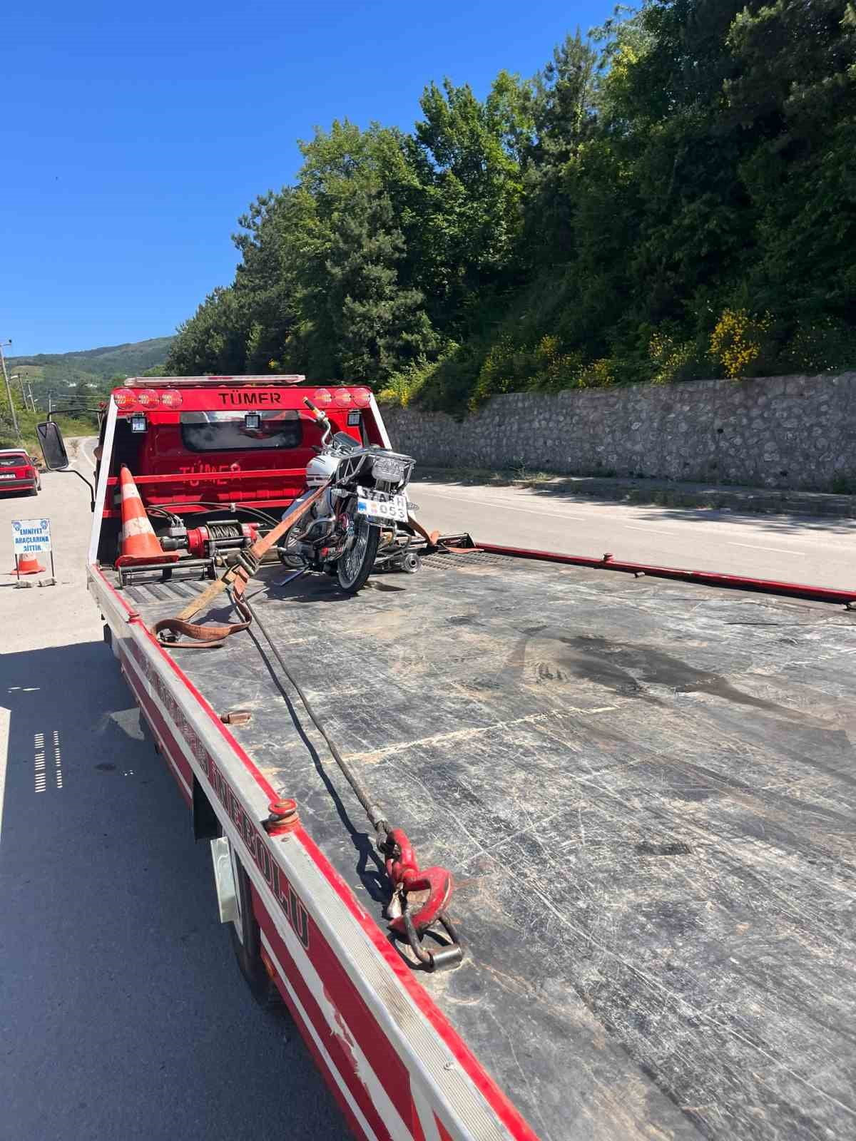 KASTAMONU’NUN İNEBOLU İLÇESİNDE EGZOZ PATLATARAK ÇEVREYİ RAHATSIZ EDEN EHLİYETSİZ MOTOSİKLET...