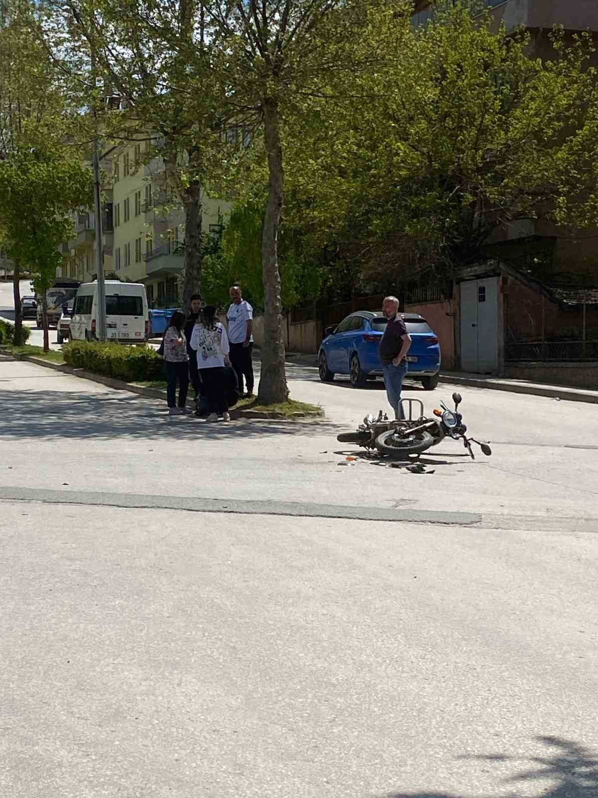 KASTAMONU’NUN TAŞKÖPRÜ İLÇESİNDE MEYDANA GELEN MOTOSİKLET KAZASINDA BİR KİŞİ YARALANDI.