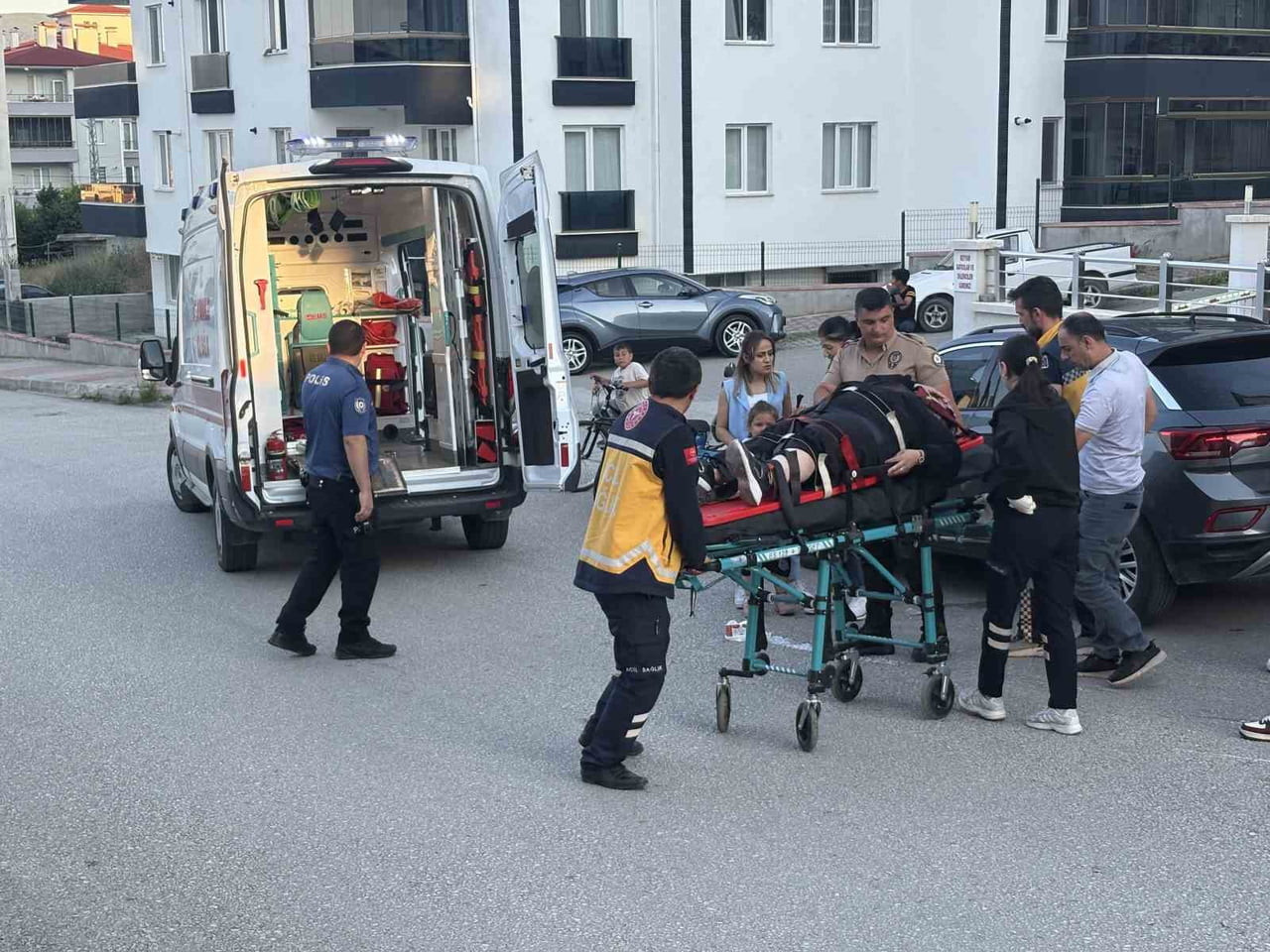 KASTAMONU’NUN TOSYA İLÇESİNDE ÜÇ TEKERLEKLİ ELEKTRİKLİ MOTOSİKLETTEN DÜŞEREK YARALANAN SÜRÜCÜ...