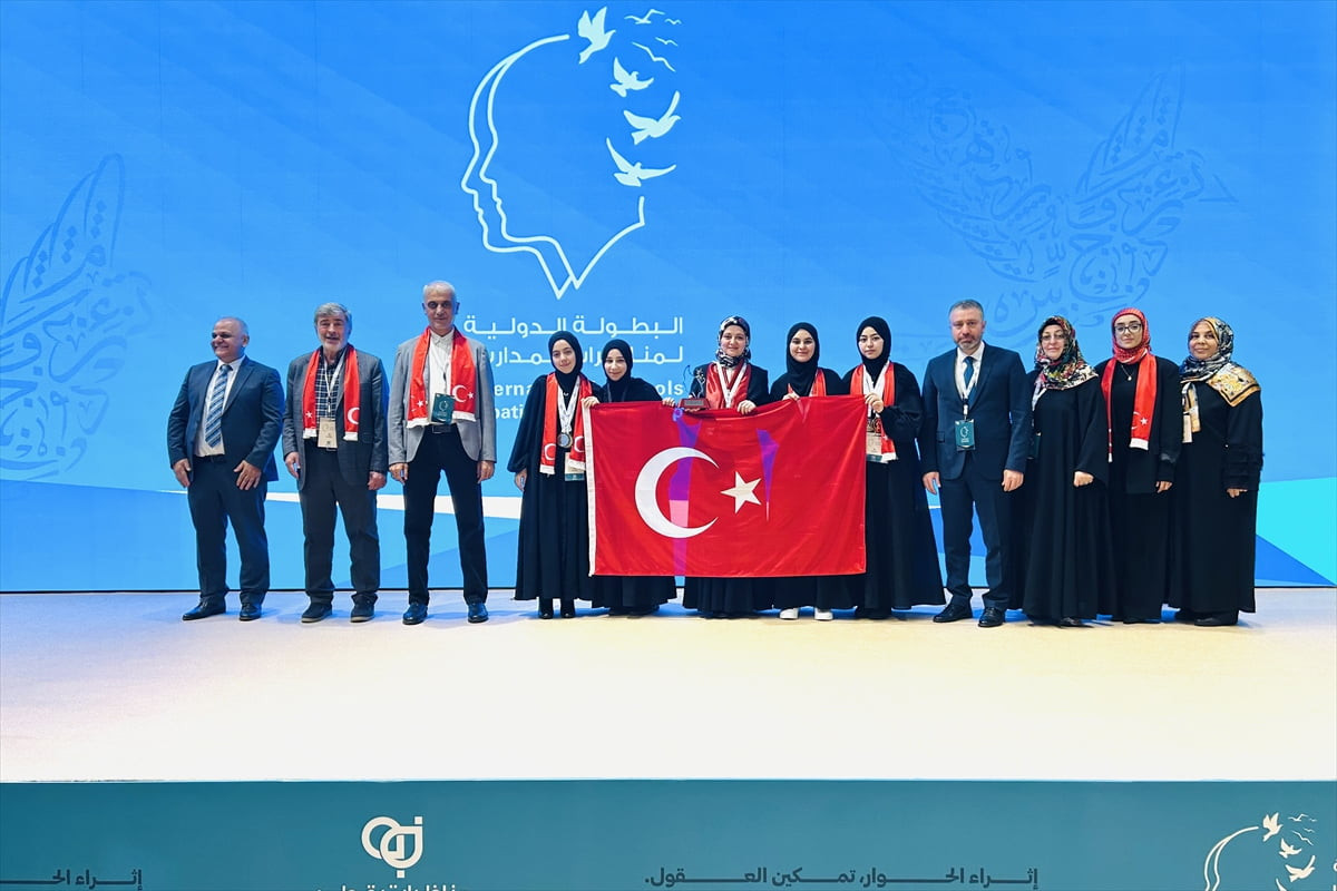 Katar Münazara Merkezi (Qatar Debate) tarafından Katar'ın başkenti Doha'da düzenlenen 7'nci...