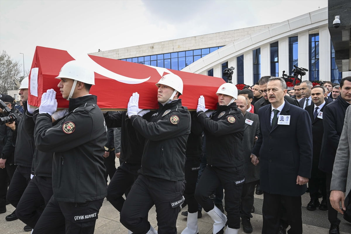 Katar'da helikopterin düşmesi sonucu şehit olan ASELSAN teknisyenleri Süleyman Cemre Kahraman ve...