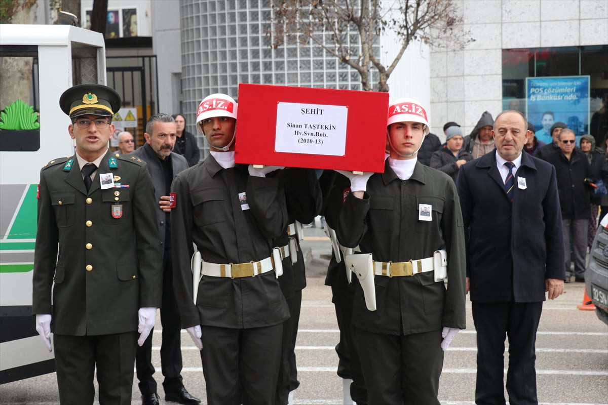 Katar'da helikopterin düşmesi sonucu şehit olan Hava Savunma Binbaşı Sinan Taştekin'in cenazesi...