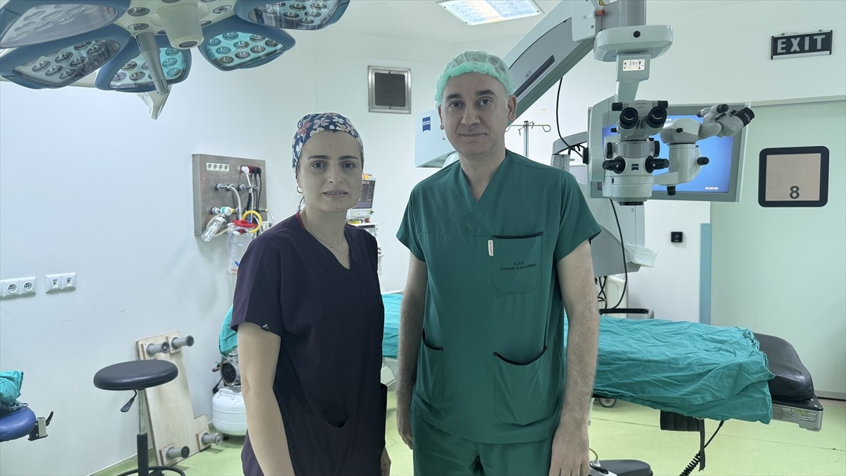 Katarakt nedeniyle 4 yıl önce ameliyat olan ve sonrasında korneanın endotel tabakasındaki...