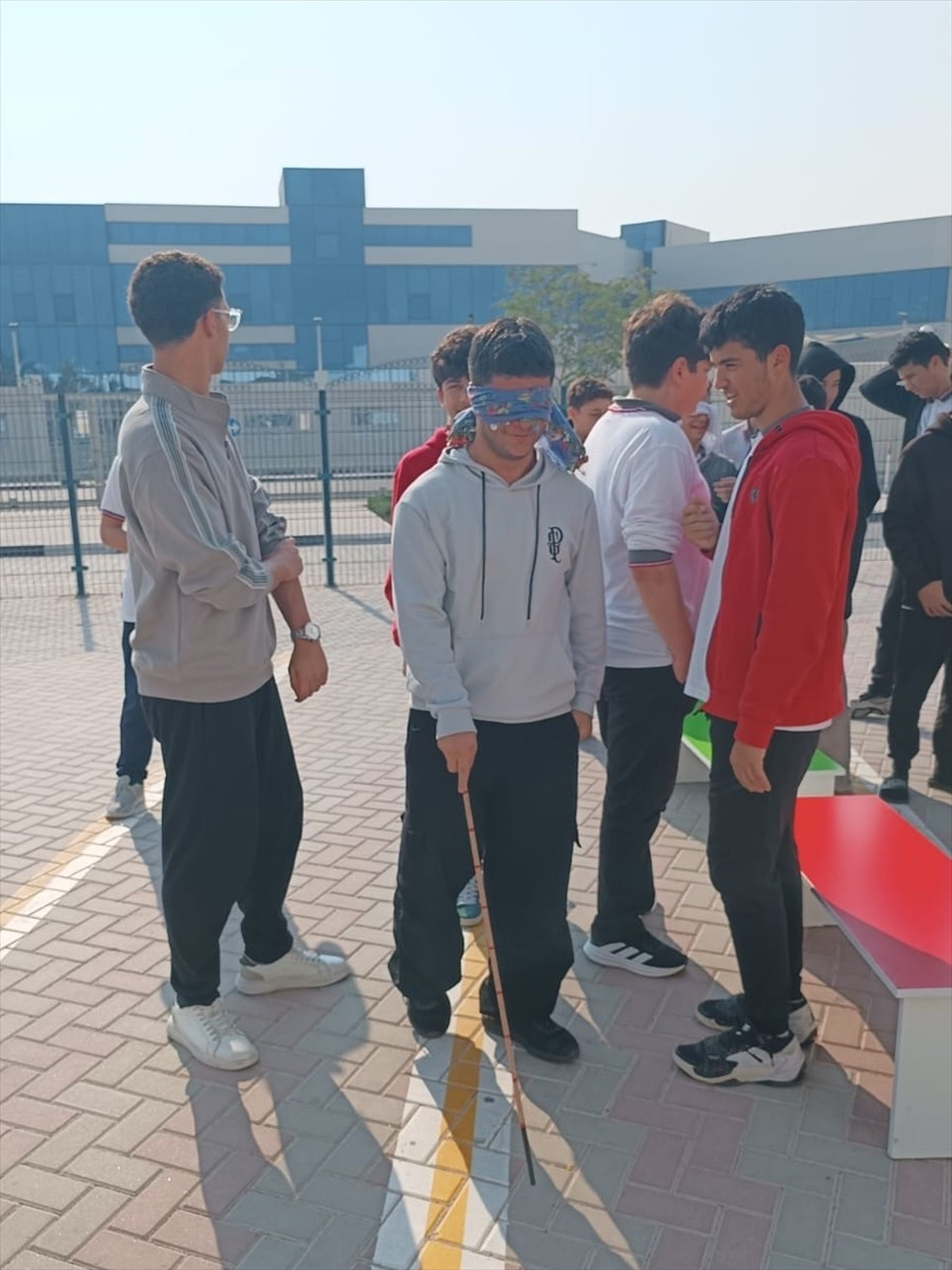 Katar’ın başkenti Doha’daki Katar Türk Okulu’nda 3 Aralık Dünya Engelliler Günü dolayısıyla...