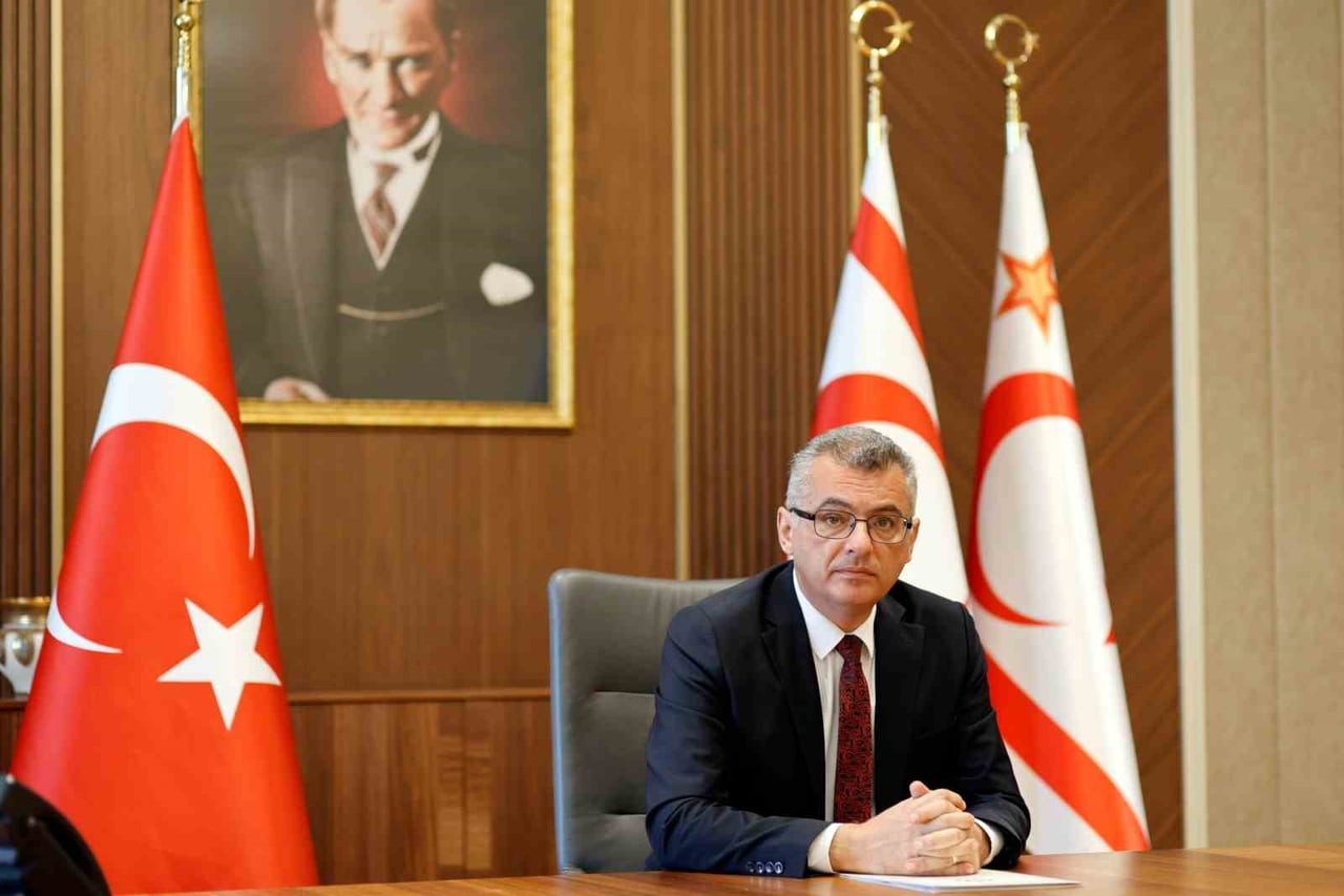 KATILDIĞI BİR ETKİNLİK SIRASINDA RAHATSIZLANAN KUZEY KIBRIS TÜRK CUMHURİYETİ (KKTC) CUMHURBAŞKANI...