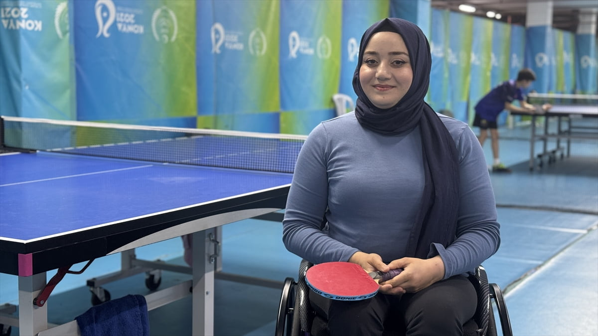 Katıldığı ilk Türkiye şampiyonasında bronz madalya kazanma başarısı gösteren para masa tenisçi...
