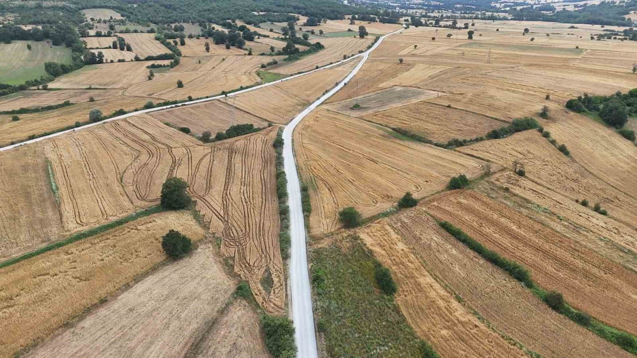 KAVAK'TA 30-40 YILLIK YOL HASRETİ SONA ERDİ