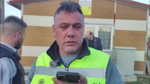 Kavgayı ayırmaya gelen polisleri davul ve zurnayla karşıladılar