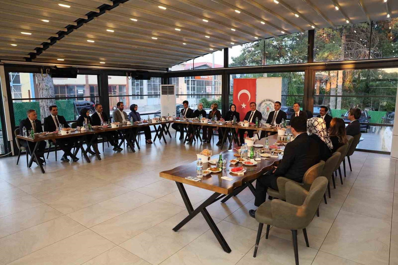 KAYMAKAMLAR İÇİN VEDA PROGRAMI DÜZENLENDİ